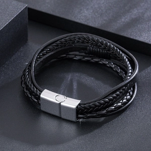 Bracelet multicouche pour homme en cuir tressé noir avec fermoir magnétique argenté mat