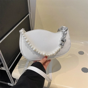 Korean Fashion Women PU Leather Half Moon Shoulder Bag With Artificial Pearl Chain And Heart Charms Elegant Wave Rim Niche Design