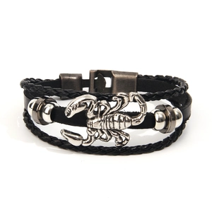 Bracciale multistrato in pelle vintage con ciondolo a scorpione argento e perle punk