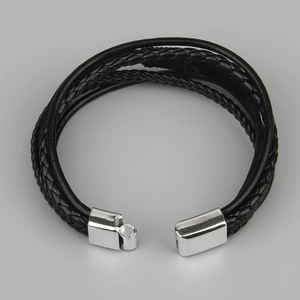 Bracelet multicouche en cuir tressé noir pour homme avec fermoir magnétique argenté