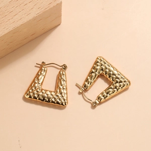 Vintage 18K gold-plated stainless steel U-shaped hoop earrings with hammered texture