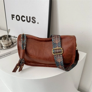 Sac à Épaule Femme en Cuir PU Mode Sac Bandoulière Polochon Vintage Avec Large Bandoulière Style Ethnique Grande Capacité