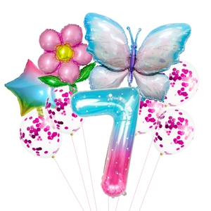 Detail van 40-inch verloopcijfer 7 ballon set met vlinder en latex pailletten ballonnen