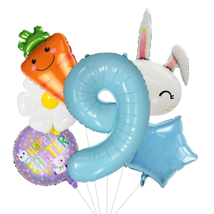 Détail du kit ballons de Pâques avec chiffre 9 carotte et décorations lapin en alu