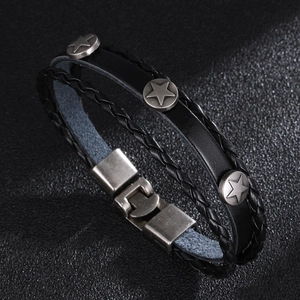 Bracelet punk en cuir avec rivets étoiles argentés et cordon tressé multicouche