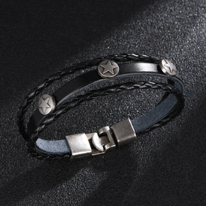 Bracelet Multicouche Tressé en Cuir Punk Vintage pour Hommes Avec Clous en Étoile en Alliage Bijoux Étoile Noire Rétro