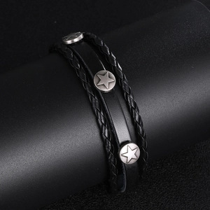 Bracelet multicouche punk en cuir tressé pour homme avec clous étoiles en alliage argenté