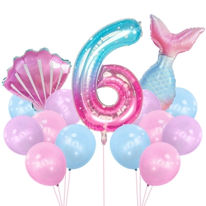 Décoration 6ème anniversaire sirène avec queue de sirène et ballons en coquillage
