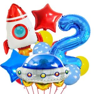 Ruimte thema 2e verjaardag set met raket, UFO en blauwe nummer 2 folieballonnen