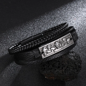 Herren Lederarmband Geflochten Mehrlagig Metall Totenkopf Platte Magnetverschluss Punk Rock Hip Hop Schmuck Schwarz
