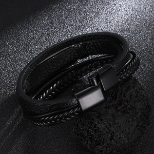 Mehrlagiges schwarzes Lederarmband für Herren mit elegantem Magnetverschluss aus Metall