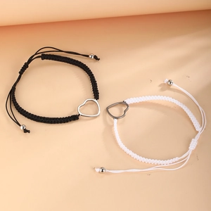Bracelets tressés réglables noirs et blancs avec pendentifs cœur en acier inoxydable