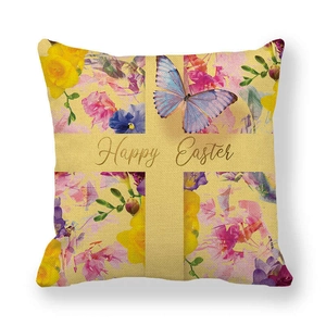 Detail von gelbem Osterkissenbezug mit Blumen-Schmetterlingsdruck und Happy Easter Text