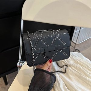 Women Crossbody Bag PU Leather Metal Chain Strap Geometric Rivet Decor Flap Lock Small Square Bag Casual Fashion Handbag
