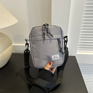 Mini Sac à Bandoulière en Tissu Oxford pour Femmes Impression Hello Weekend Petit Sac Carré Mode Tendance de Rue