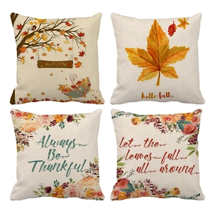 Lot de quatre housses de coussin en lin à motifs de feuilles d'érable d'automne