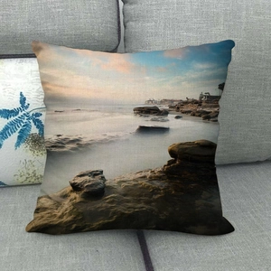 Federa per cuscino in lino moderno con onde oceaniche e paesaggio costiero naturale