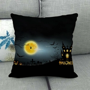 Halloween Kissenbezug aus Leinen mit Fledermäusen, Schloss und Kürbissen auf Sofa
