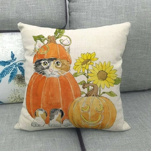 Housse de coussin en lin Halloween avec chat en costume de citrouille et tournesols