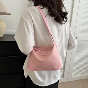 Modische rosa Nylon Schultertasche mit breitem Gurt, trendige große Tote Bag für den Alltag