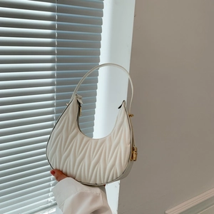 Women Fashion Matelassé Pleated Crescent Hobo Bag Luxury PU Leather Underarm Bag Minimalist Daily Shoulder Bag For Women
