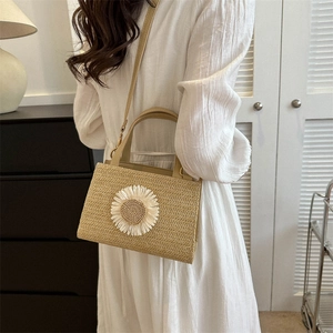 Minimalist straw woven square crossbody bag with large white daisy flower for women