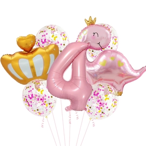 Kit de ballons dinosaure rose chiffre 4 et couronnes avec confettis dorés