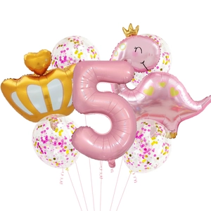 Kit de ballons 5ème anniversaire avec chiffre 5 rose couronne et dinosaure rose