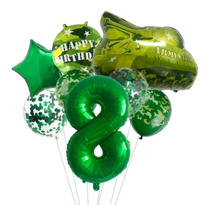 Lot détaillé de ballons char d'assaut camouflage avec chiffre huit vert pour décoration