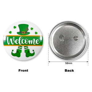 Badge St. Patrick 58mm en fer-blanc avec chapeau trèfle vert et motif de bienvenue