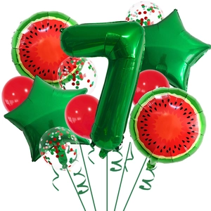 Décoration fête pastèque avec ballon chiffre 7 et ballons étoiles vert foncé