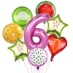 Dettaglio set palloncini frutta Hawaii con numero 6 rosa e nastro per feste di compleanno