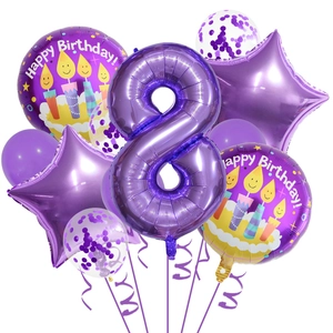 Détail du kit de ballons violets chiffre 8 avec étoiles et paillettes pour anniversaire