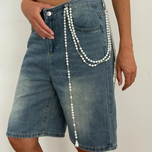 Multilayer faux pearl body chain and trouser accessory with elegant teardrop pendant