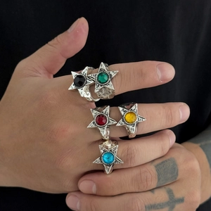 Set di 5 anelli vintage hip-hop da uomo con strass colorati a forma di stella