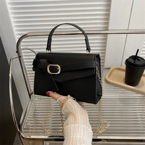 Sac à Épaule en Cuir PU pour Femmes Chaîne Petit Sac Carré Sac Bandoulière Minimaliste Décoration Boucle de Ceinture Sac à Main Quotidien
