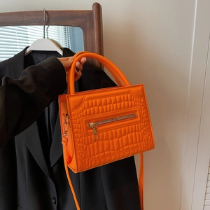 Women Crocodile Pattern PU Leather Shoulder Bag Vintage Top Handle Handbag With Metal Zipper Fashion Crossbody Bag For Daily Use