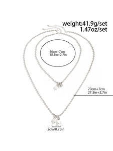Dimensions détaillées du collier multicouche argenté avec pendentif cœur et perle