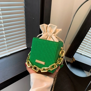 Borsa a Secchiello Intrecciata da Donna Moda Catena Grossa Coulisse Borsa a Tracolla Pelle PU Trama Intrecciata Crossbody