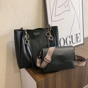 Women PU Leather Tote And Small Crossbody Bag With Metal Chain Strap Minimalist Commuter Fashion Handbag For Daily Use