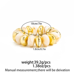 Detail view of resin bead bracelet with dimensions showing 18cm circumference and 1.8cm beads