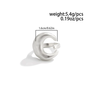 Matte silver wide heart ring detail with 5.4g weight and 1.6cm diameter specs