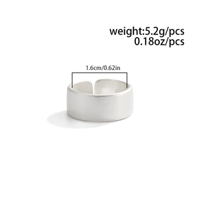 Detail view of irregular geometric open ring with weight 5.2g and inner diameter 1.6cm