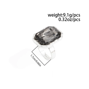 Detailed view of irregular black acrylic pendant ring with dimensions and weight data