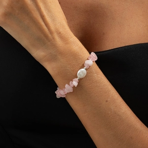 Pink irregular gemstone beaded necklace with heart pendant and baroque pearl toggle
