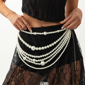 Elegante mehrlagige Perlen-Taillenkette mit verstellbarem silbernem Metallverschluss
