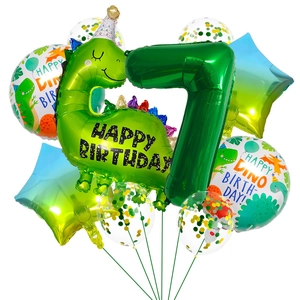 Detail eines Dinosaurier-Geburtstagsballon-Sets mit großer Dino-Figur und Zahl 7 Folie