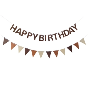Geburtstagsset mit Filz-Wimpelkette und braunem HAPPY BIRTHDAY Banner Dekoration