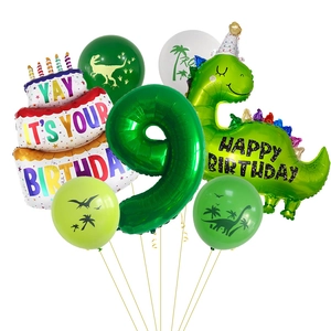 Détail de l'ensemble de ballons dinosaure vert avec chiffre 9 et ballons en latex