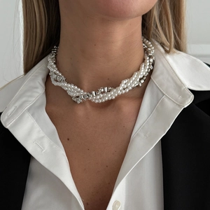 Halskette im Hip-Hop-Stil mit versilberter Kette und Perlen für einen modernen Choker-Look